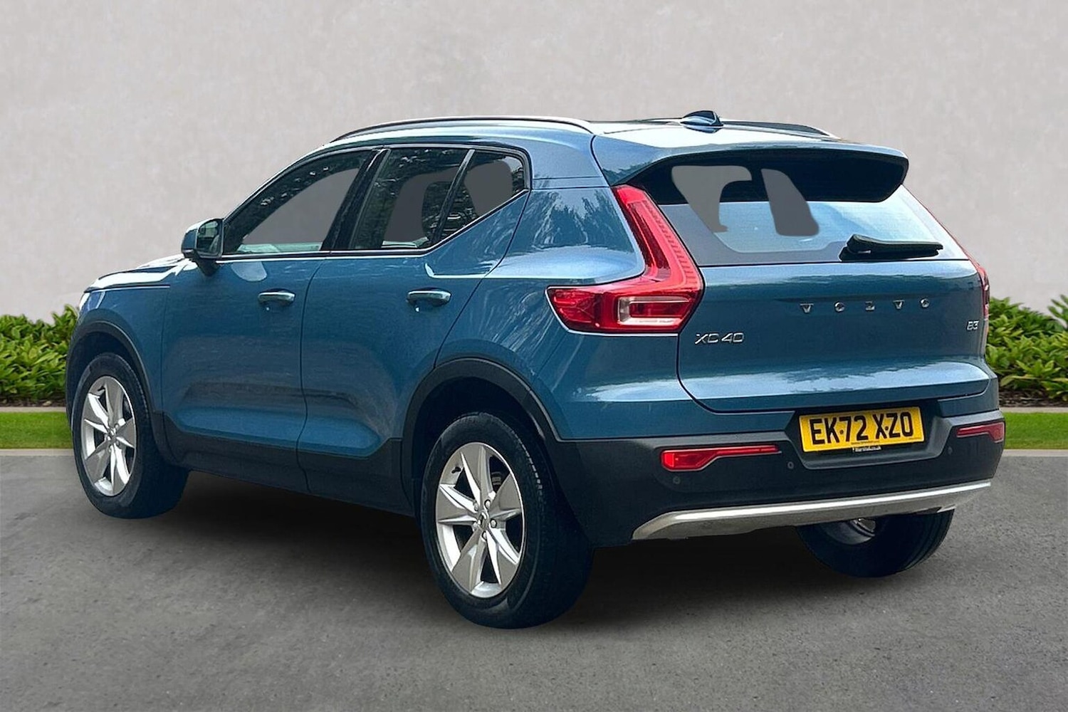 Used Volvo XC40 2022 for sale - 76693402: Photo 2