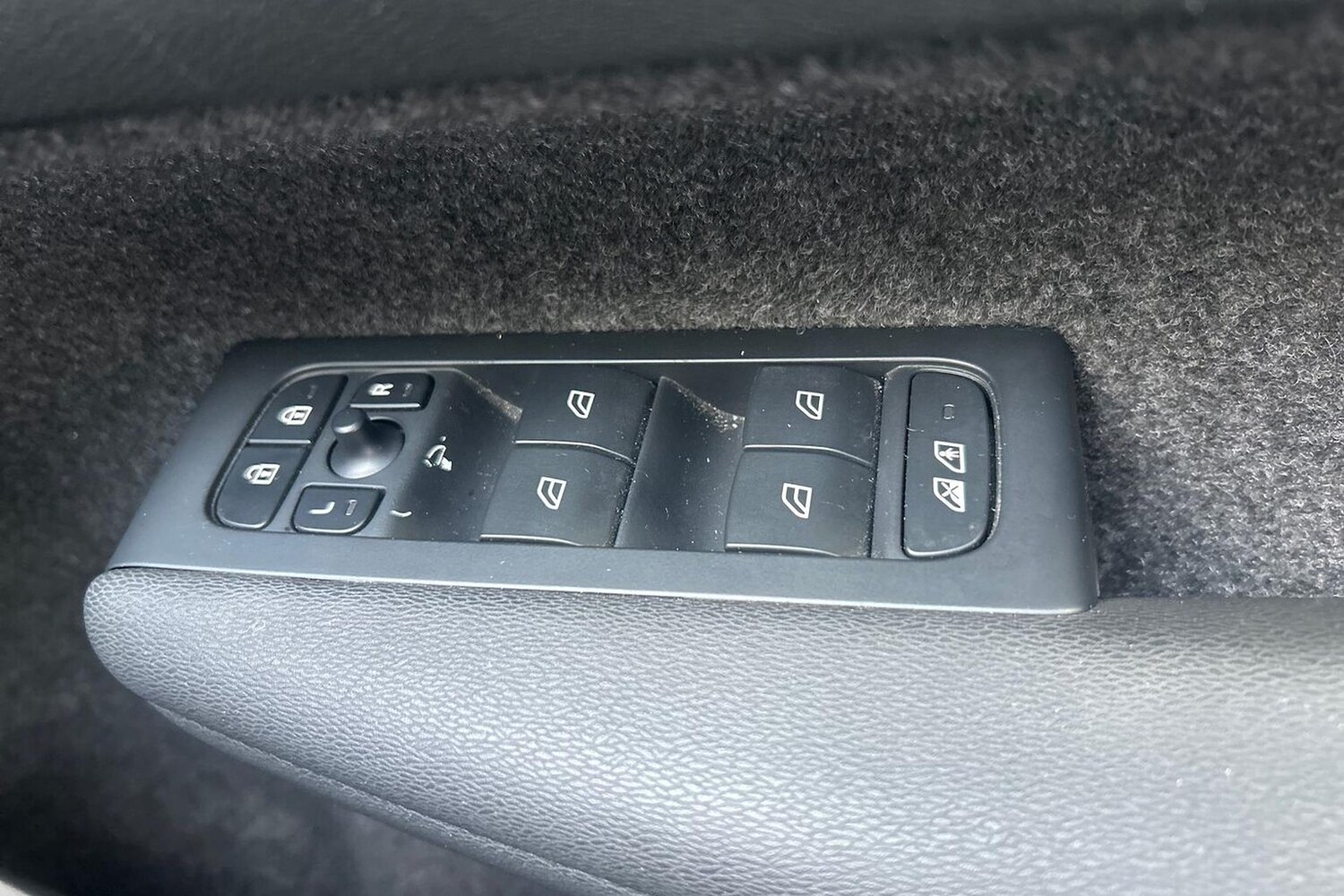 Used Volvo XC40 2022 for sale - 76693402: Photo 21