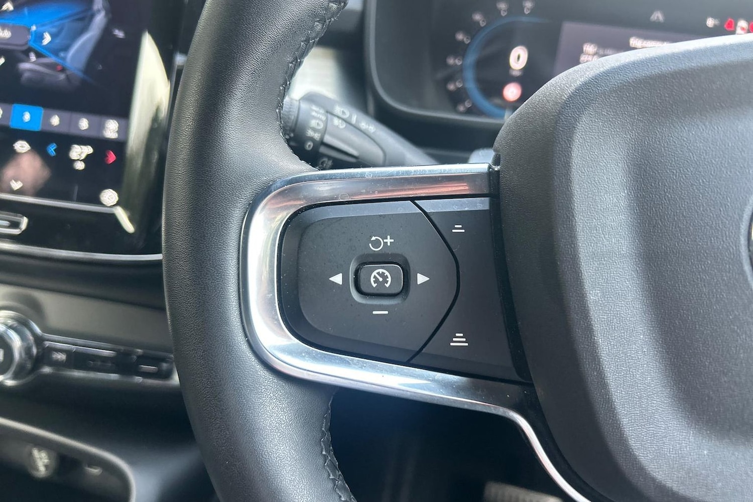 Used Volvo XC40 2022 for sale - 76693402: Photo 26