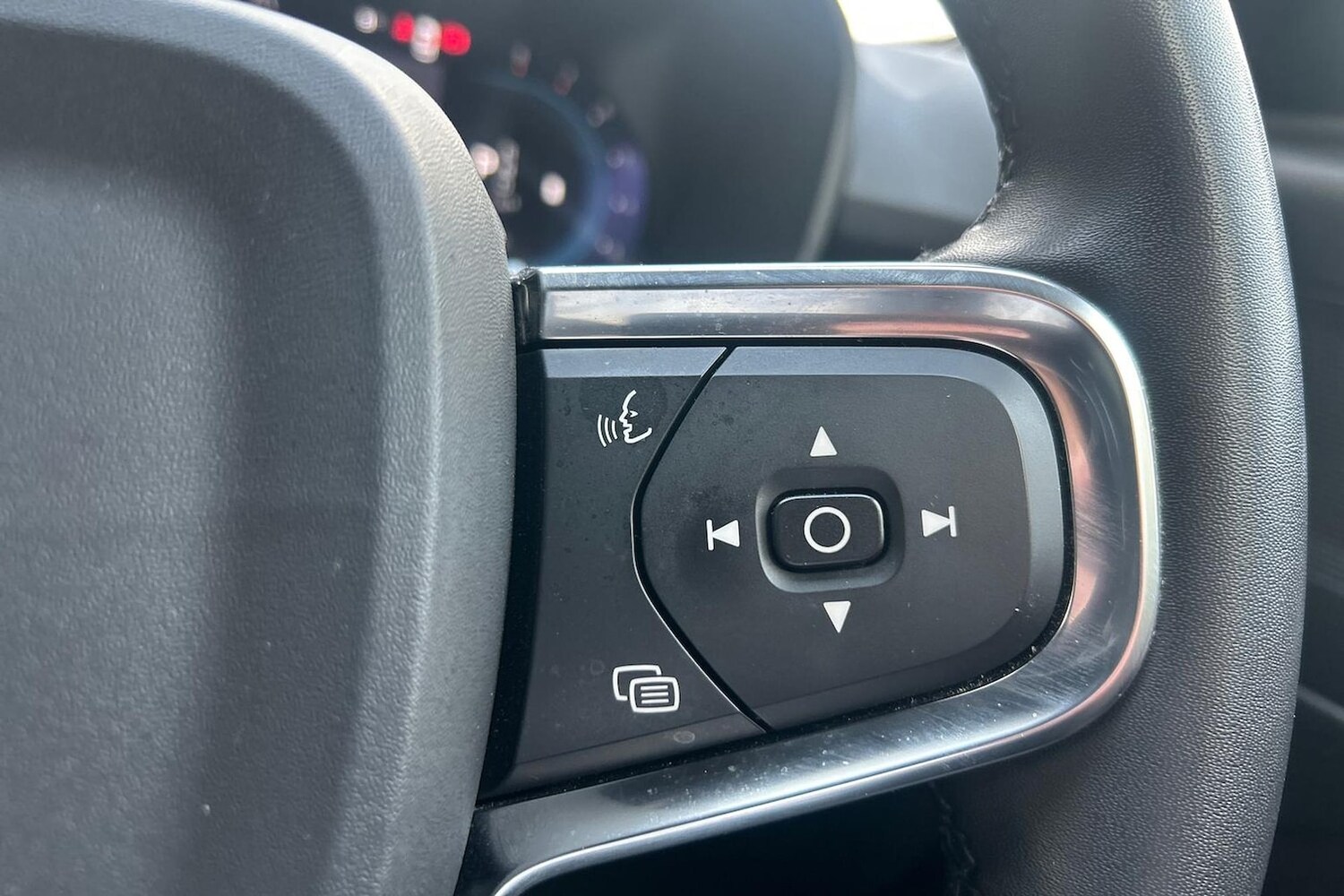 Used Volvo XC40 2022 for sale - 76693402: Photo 27