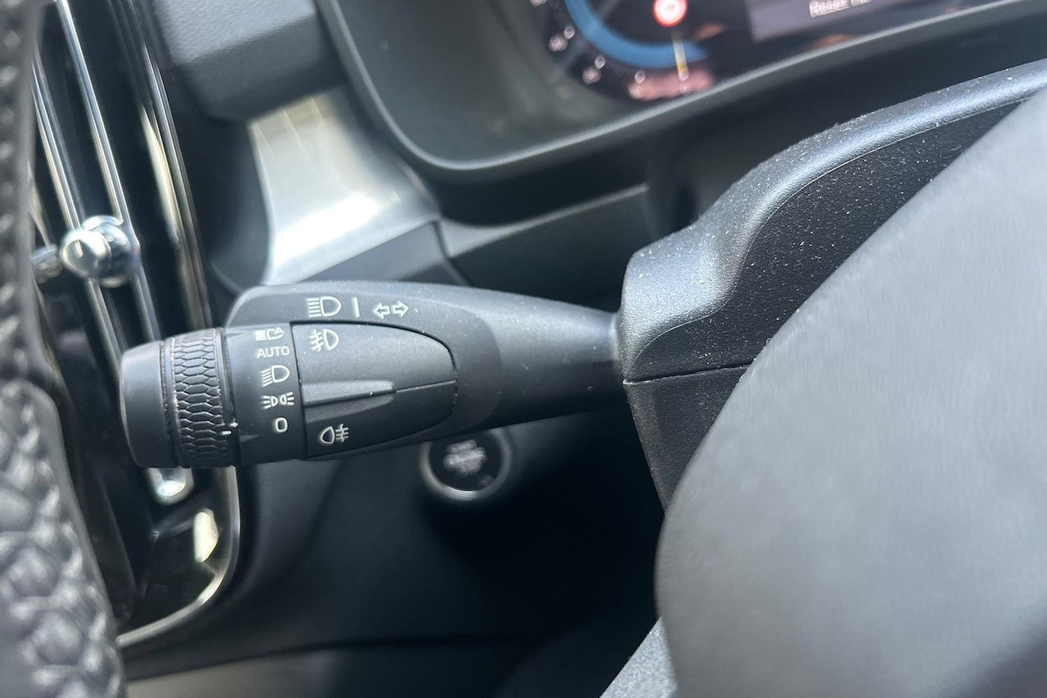 Used Volvo XC40 2022 for sale - 76693402: Photo 28