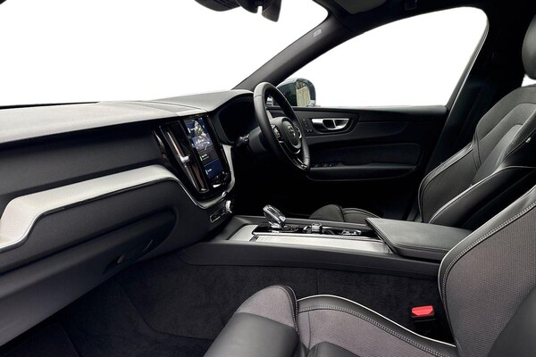 Used Volvo XC60 2025 for sale - 76194463: Photo 8
