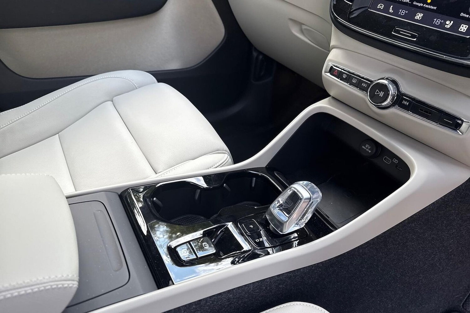 Used Volvo XC40 2025 for sale - 76076409: Photo 13