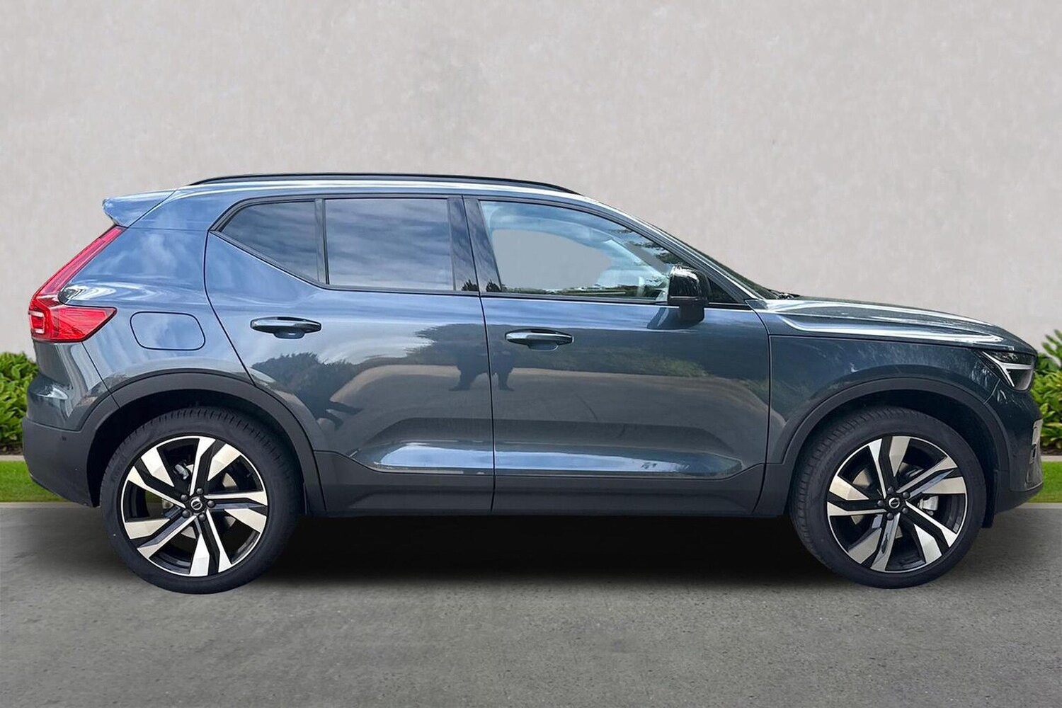 Used Volvo XC40 2025 for sale - 76076409: Photo 3