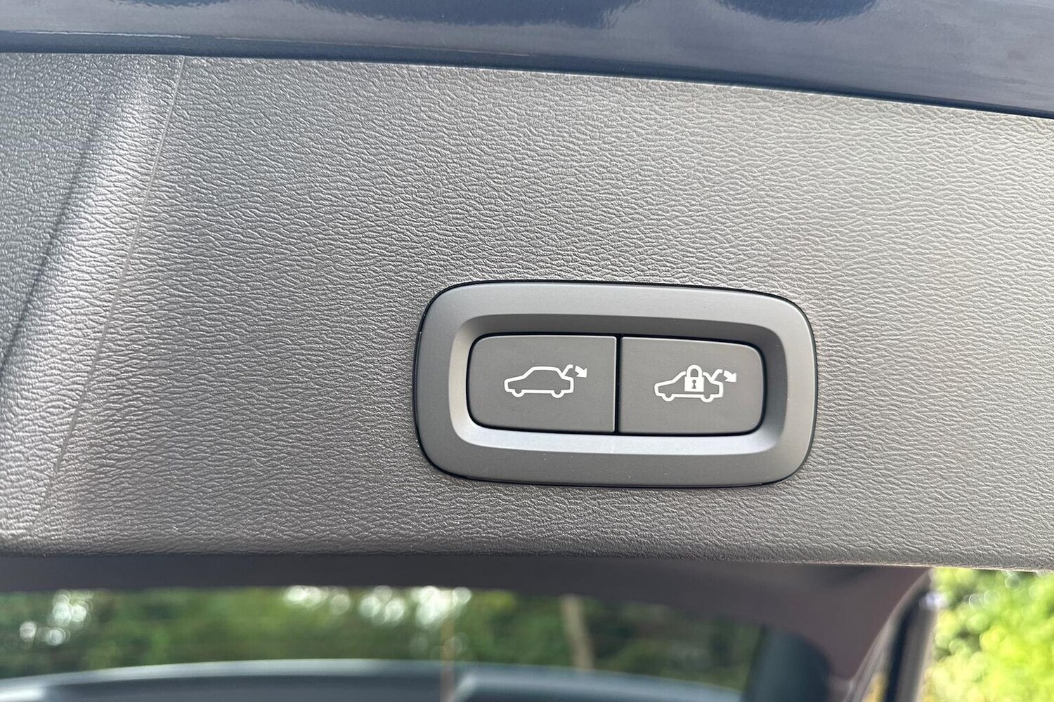 Used Volvo XC40 2025 for sale - 76076409: Photo 35