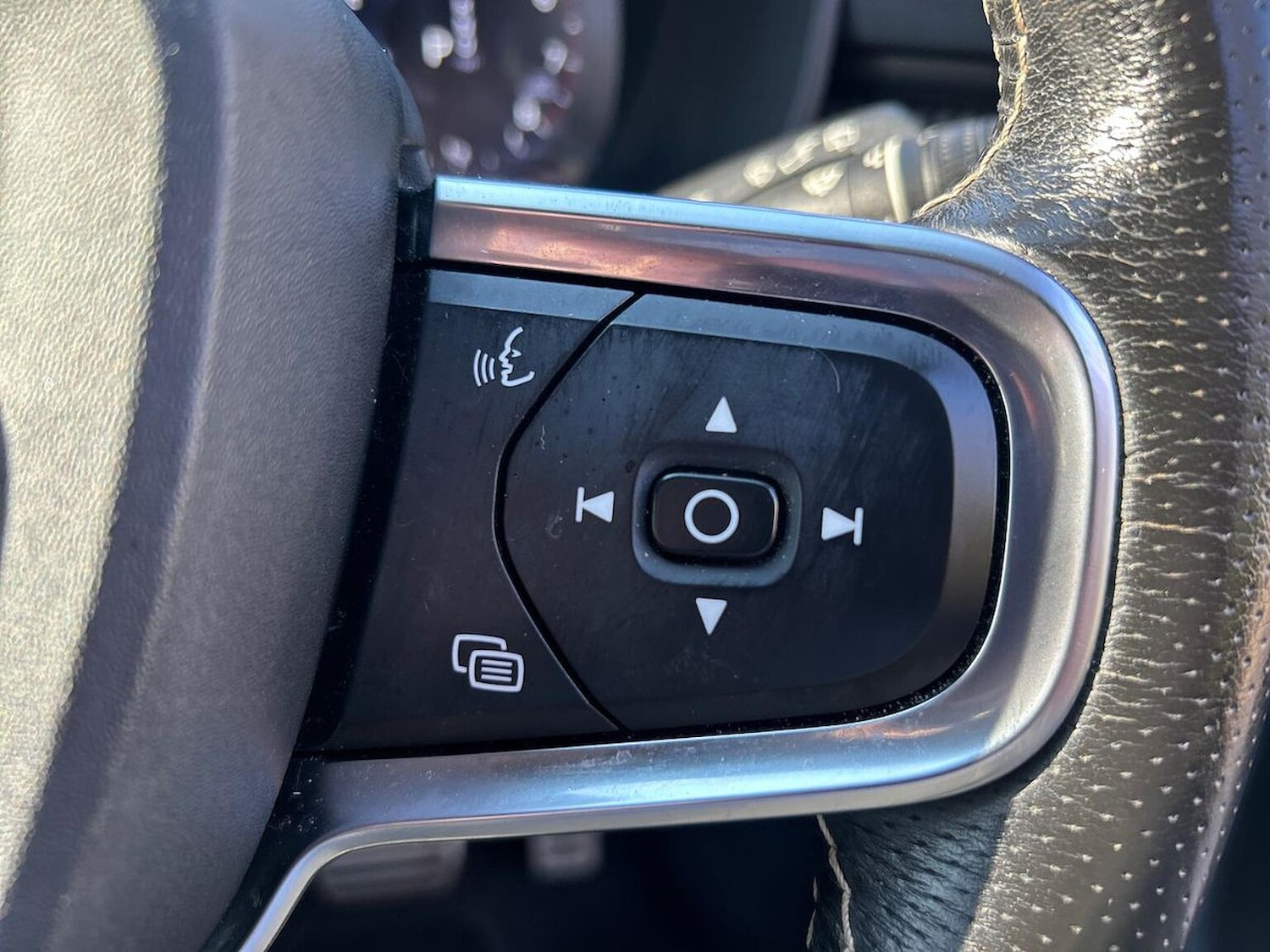 Used Volvo XC40 2021 for sale - 78192776: Photo 28