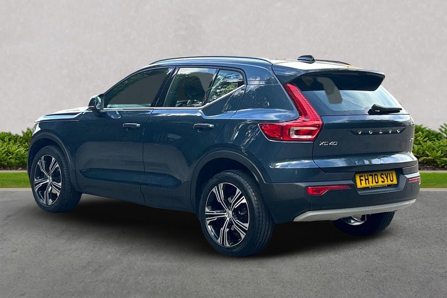 Used Volvo XC40 2021 for sale - 76114316: Photo 2