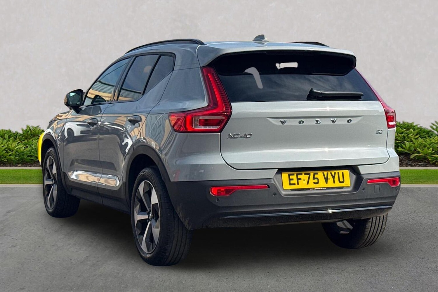 Used Volvo XC40 2025 for sale - 77984004: Photo 2