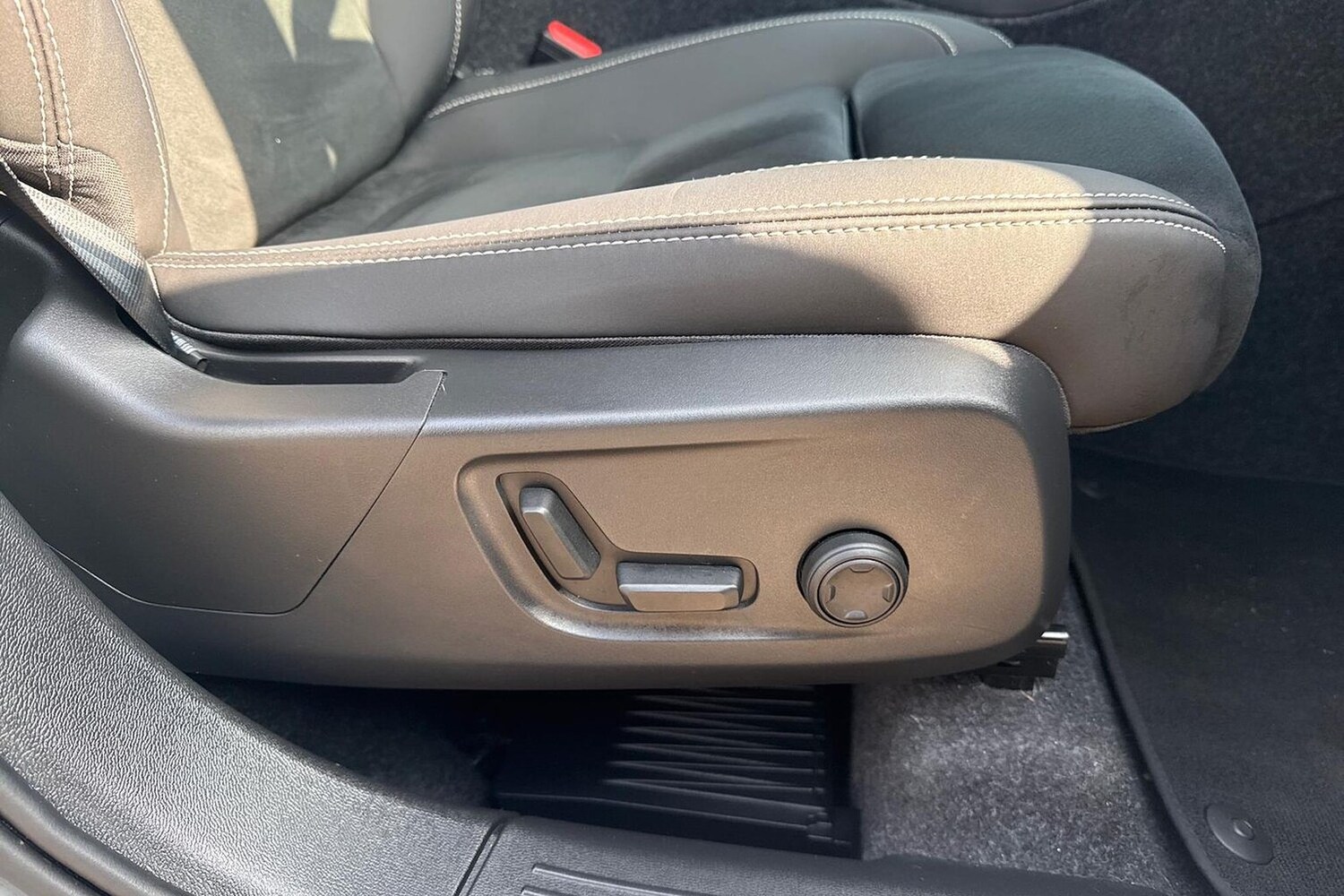 Used Volvo XC40 2025 for sale - 77984004: Photo 29