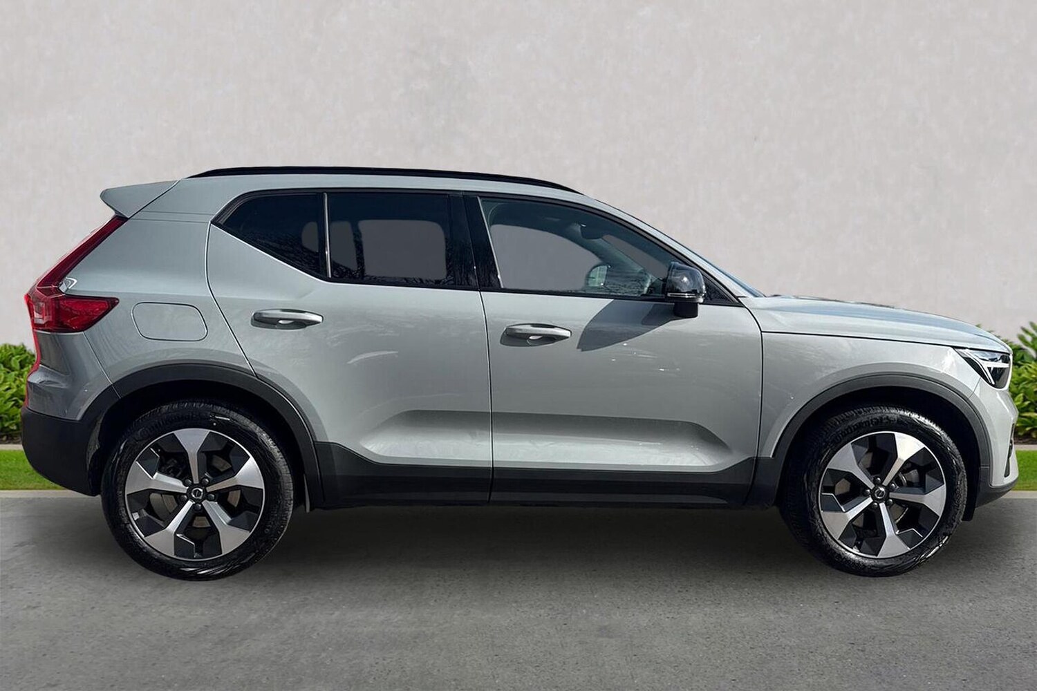 Used Volvo XC40 2025 for sale - 77984004: Photo 3