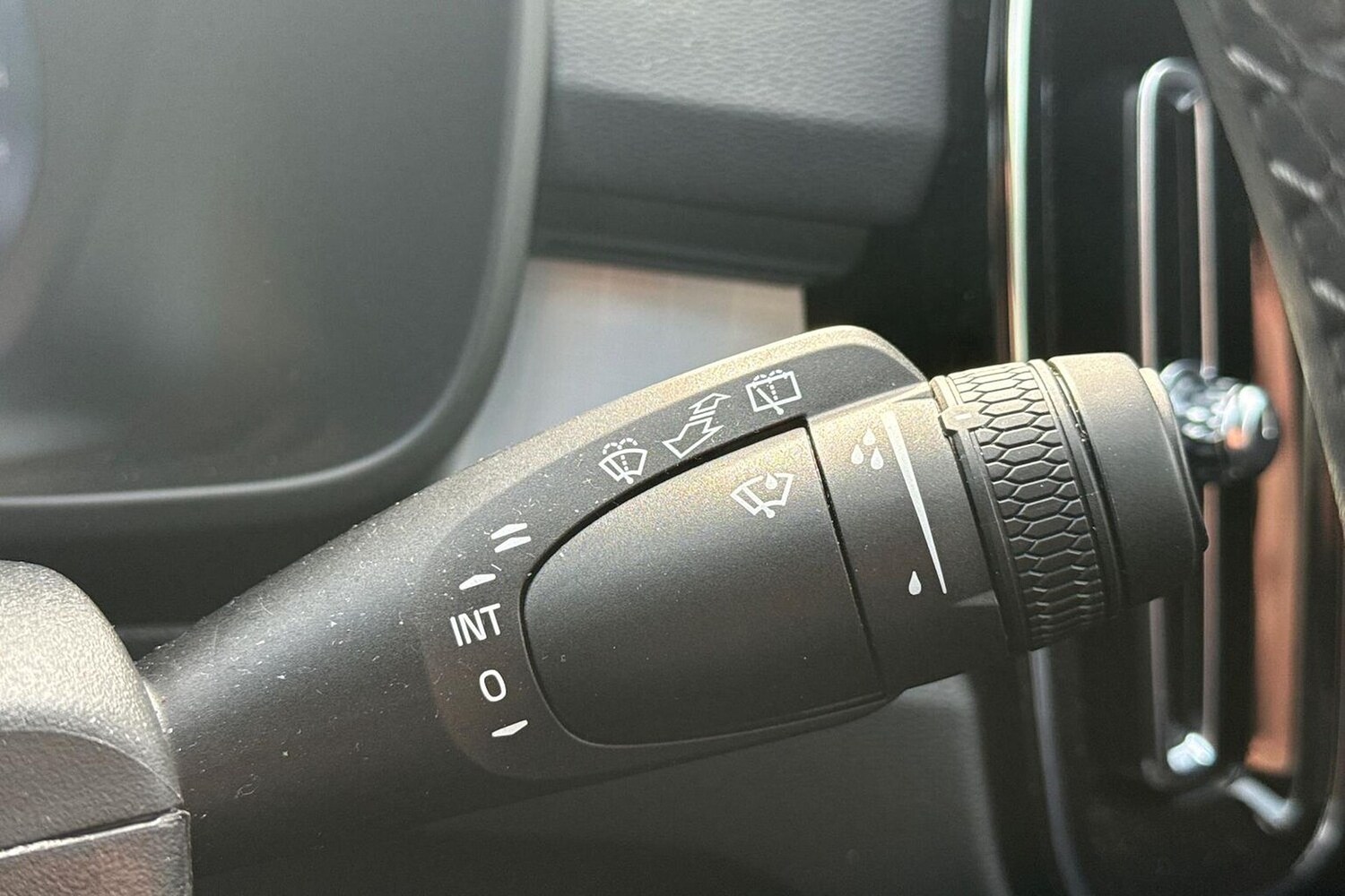 Used Volvo XC40 2025 for sale - 77984002: Photo 28