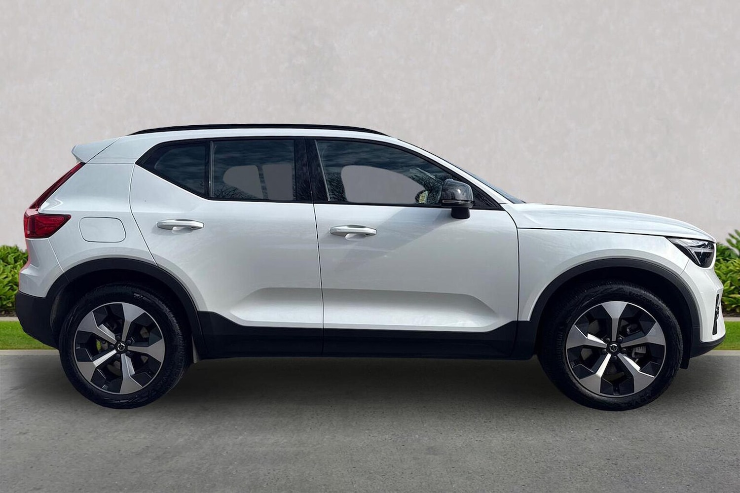 Used Volvo XC40 2025 for sale - 77984002: Photo 3