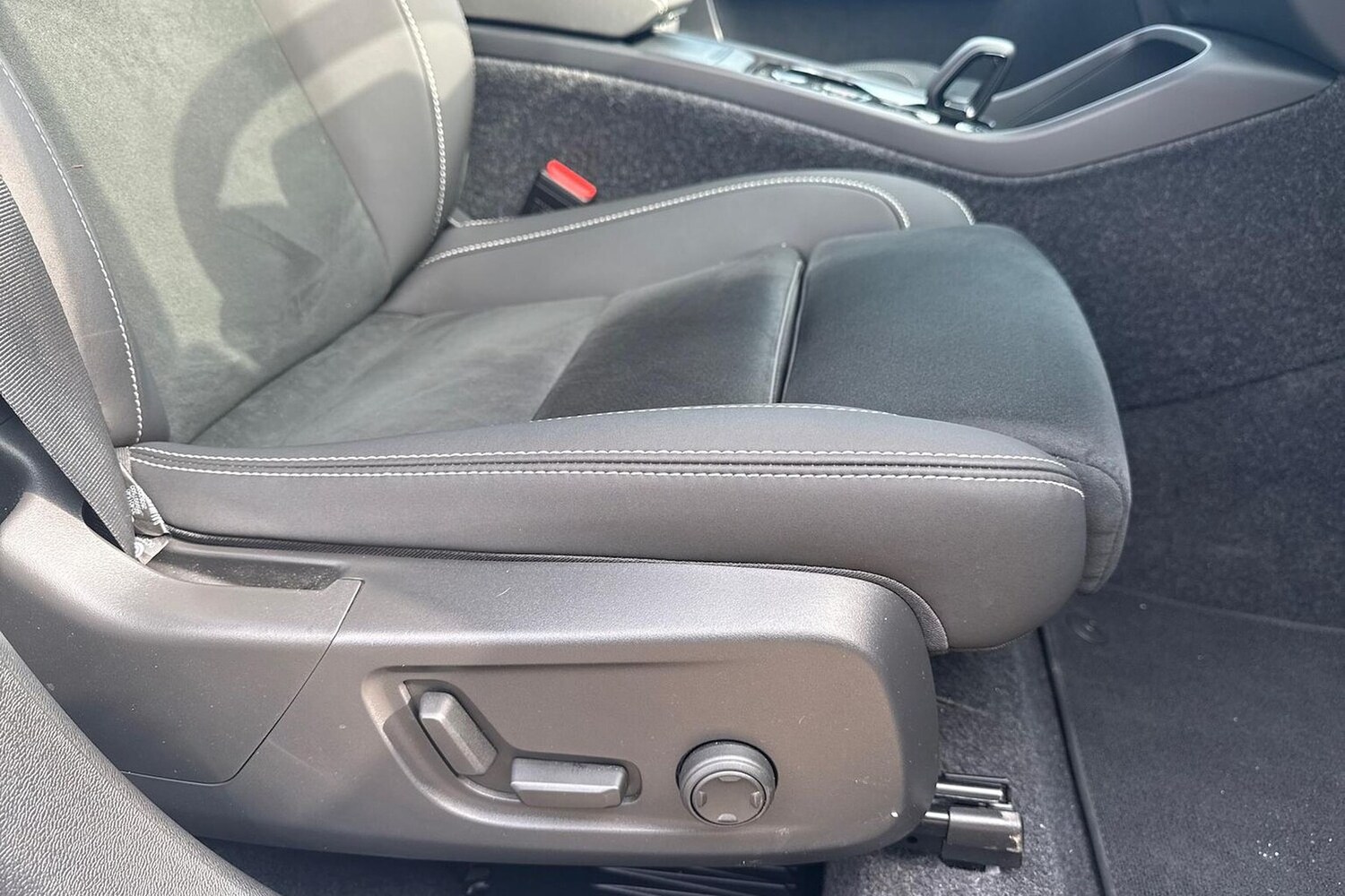 Used Volvo XC40 2025 for sale - 77984002: Photo 30