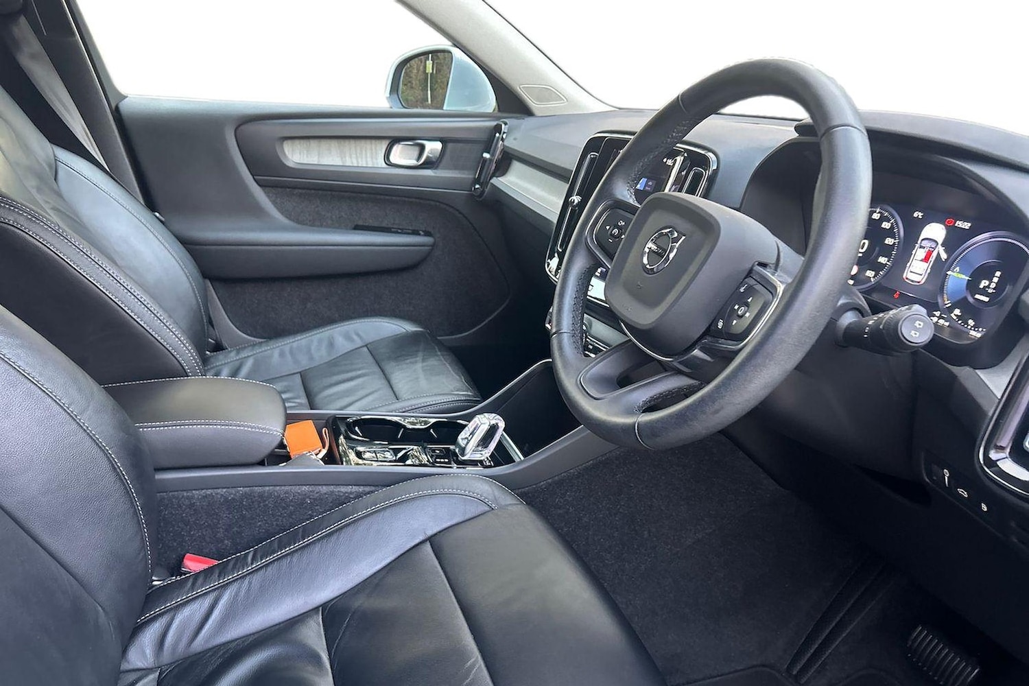 Used Volvo XC40 2022 for sale - 76720343: Photo 15