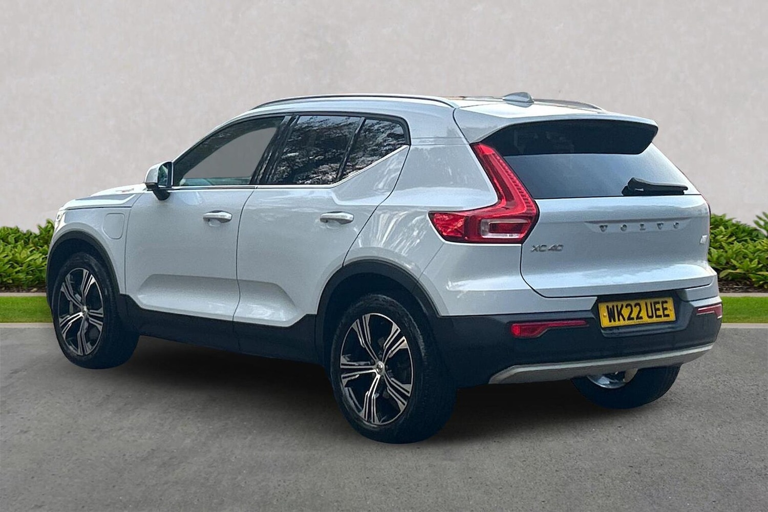 Used Volvo XC40 2022 for sale - 76720343: Photo 2