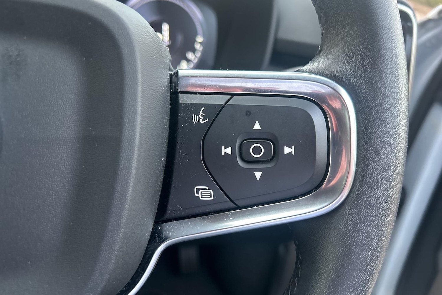 Used Volvo XC40 2022 for sale - 76720343: Photo 27