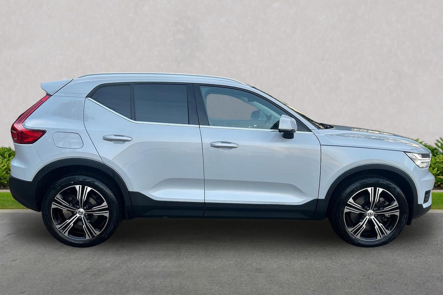 Used Volvo XC40 2022 for sale - 76720343: Photo 3