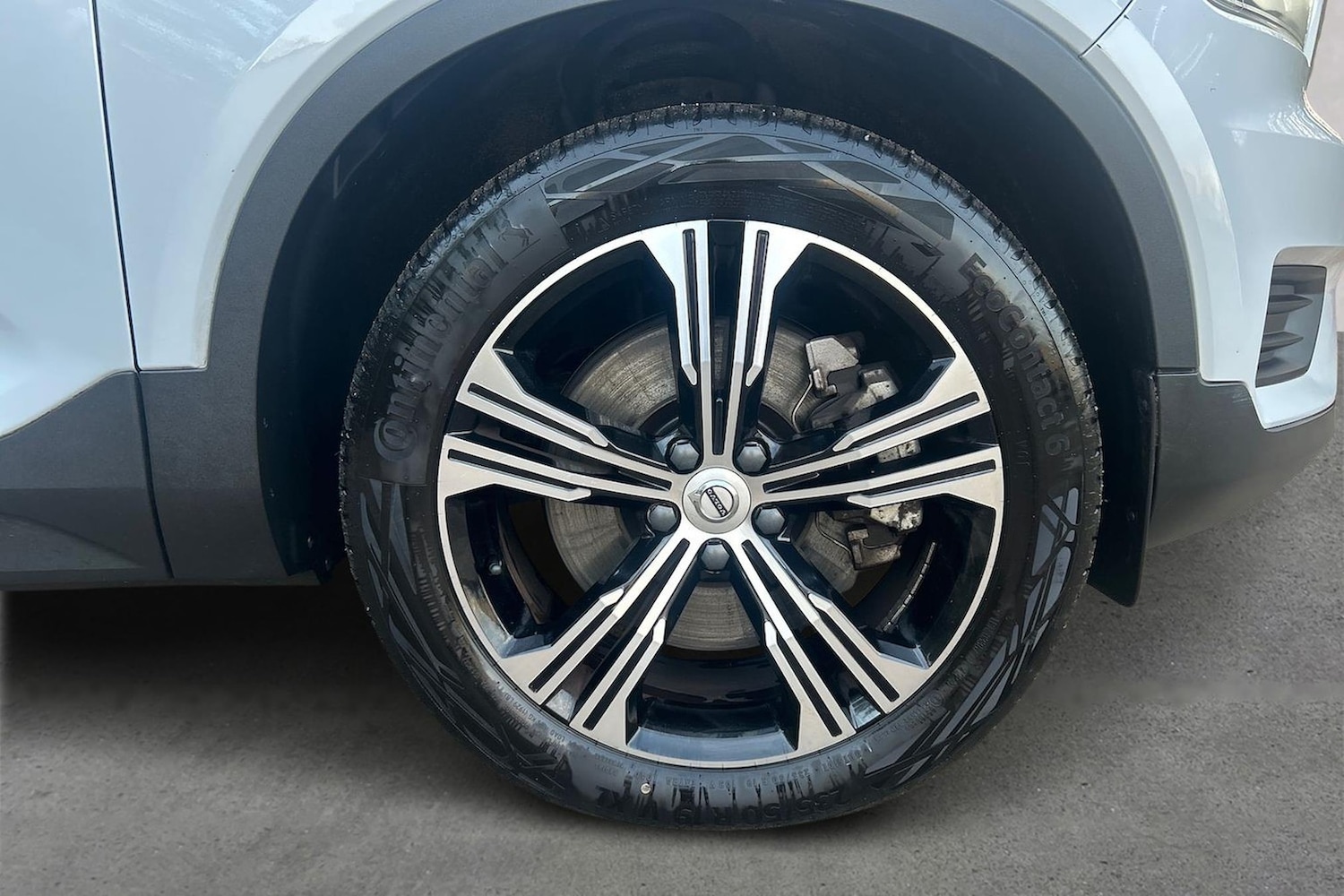 Used Volvo XC40 2022 for sale - 76720343: Photo 6