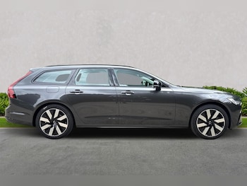 Used Volvo V90 2025 for sale - 75513100: Photo