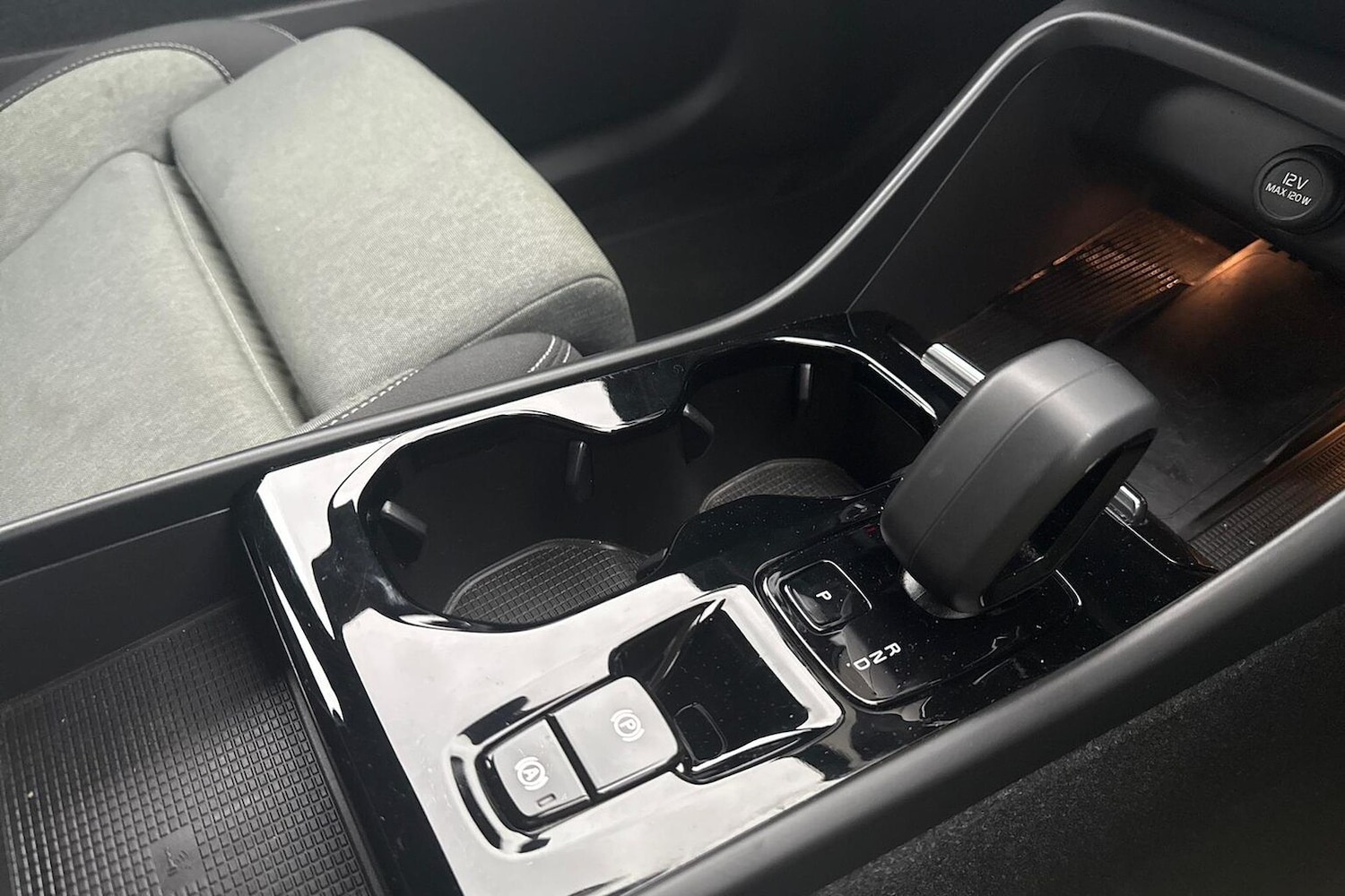 Used Volvo XC40 2023 for sale - 76164963: Photo 13