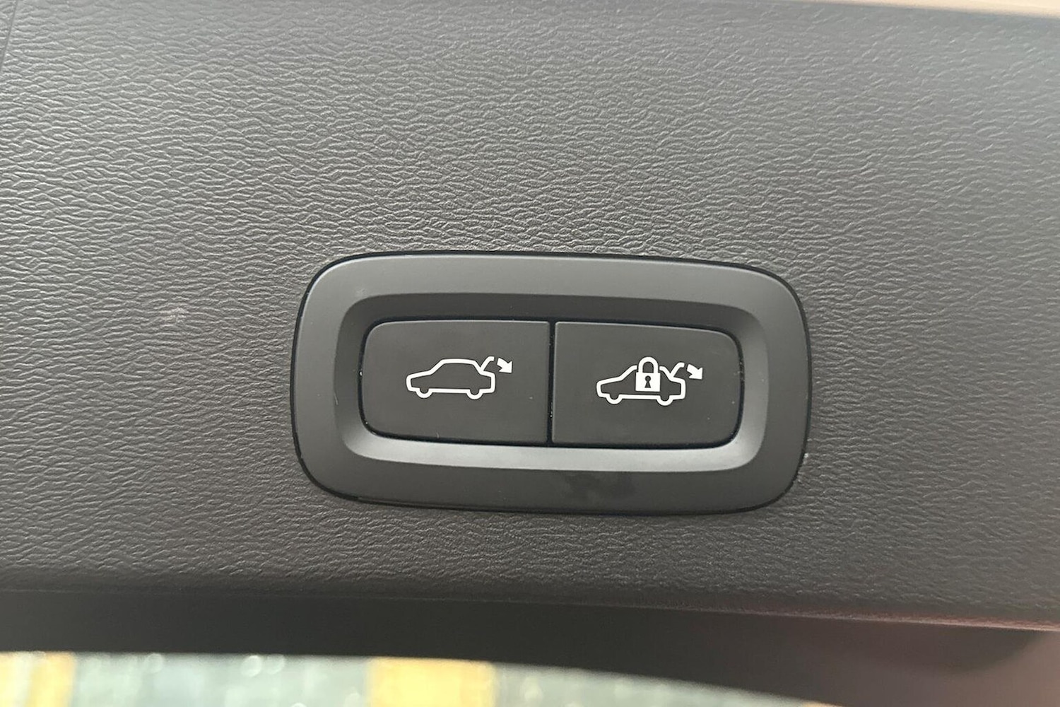 Used Volvo XC40 2023 for sale - 76164963: Photo 30