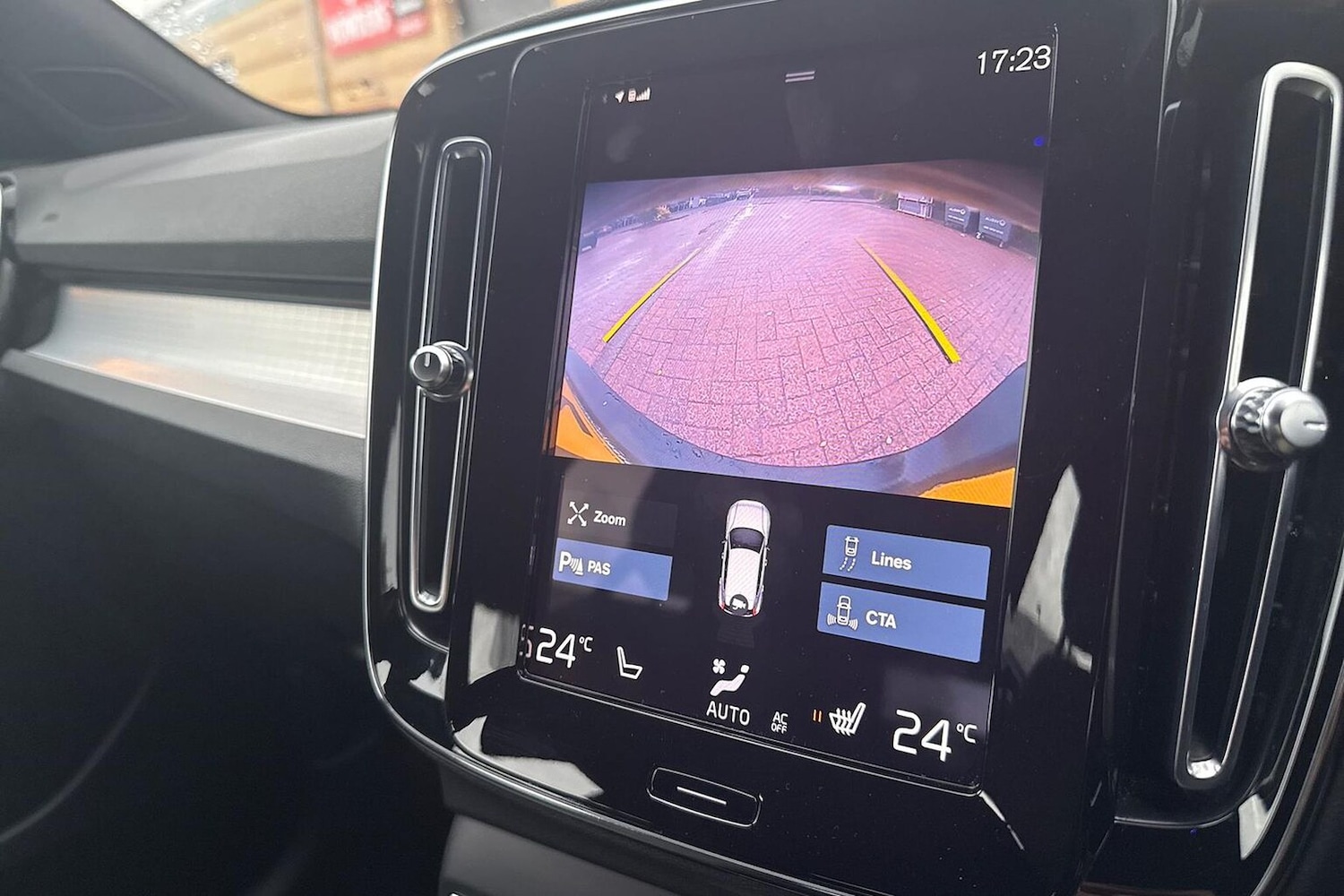 Used Volvo XC40 2023 for sale - 76164963: Photo 31