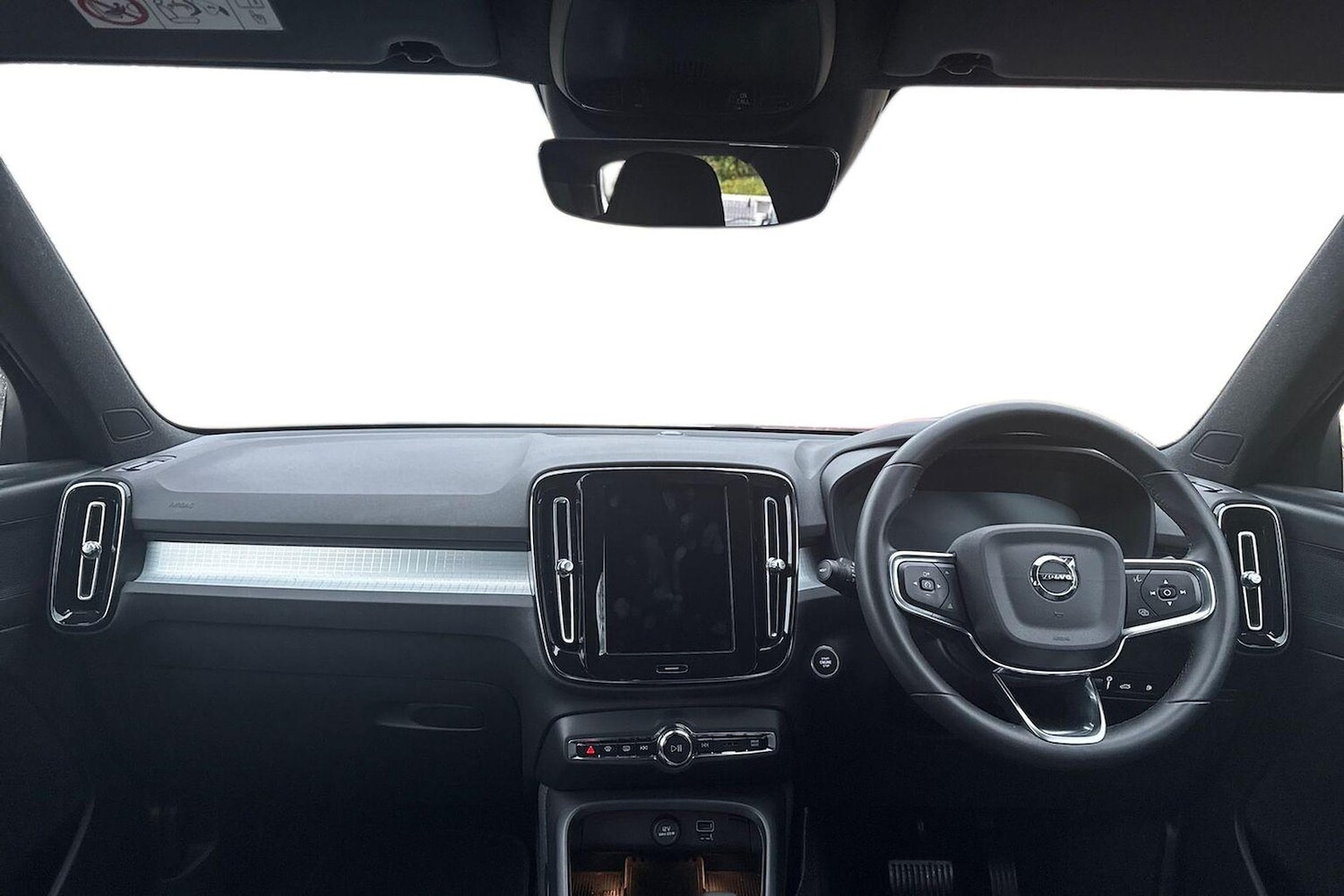 Used Volvo XC40 2023 for sale - 76164963: Photo 8