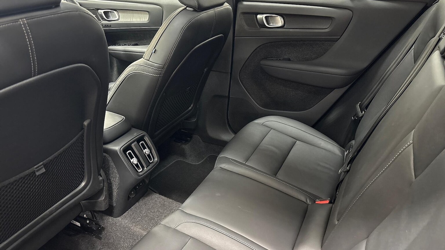 Used Volvo XC40 2024 for sale - 76413930: Photo 13