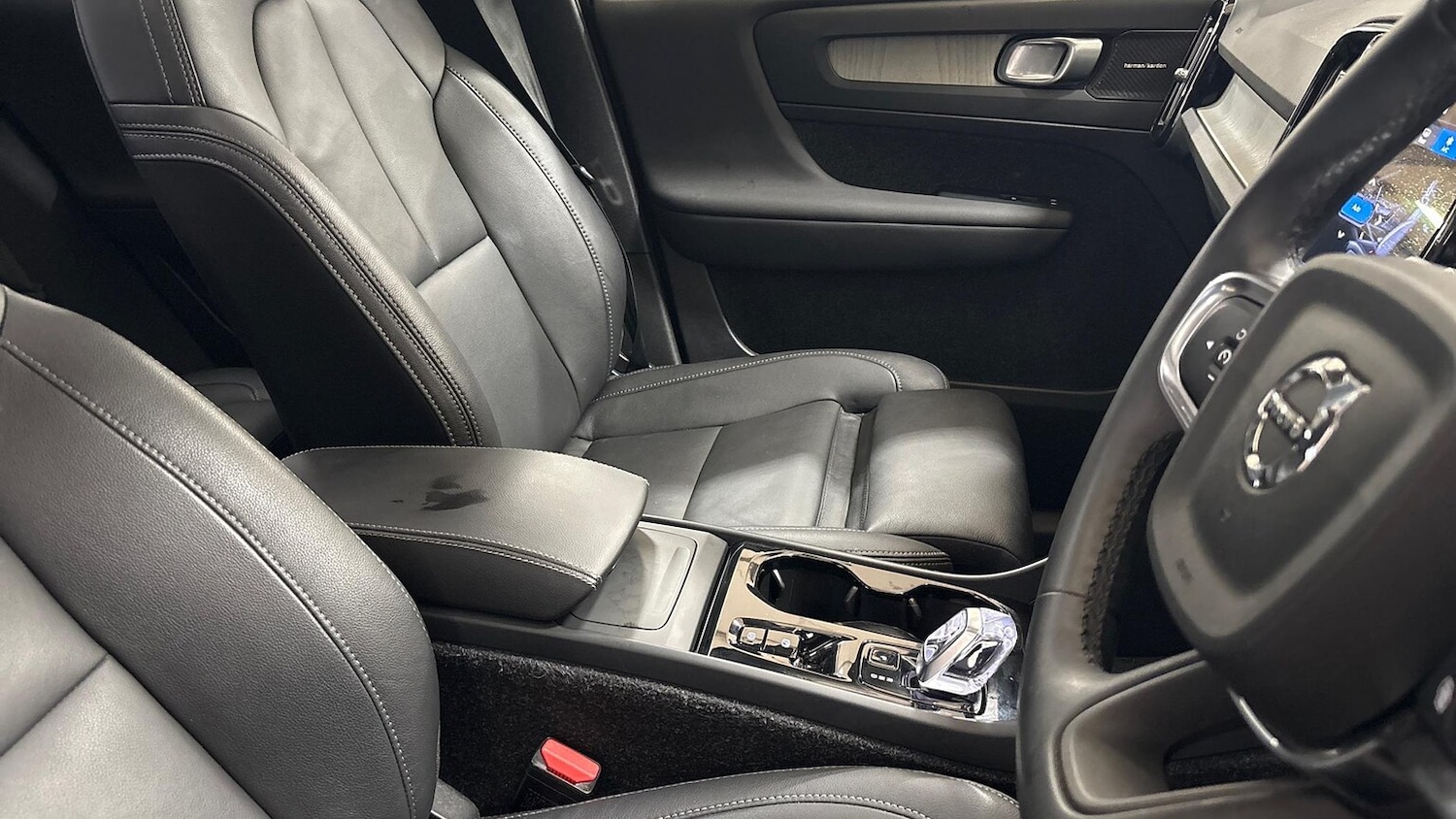 Used Volvo XC40 2024 for sale - 76413930: Photo 27