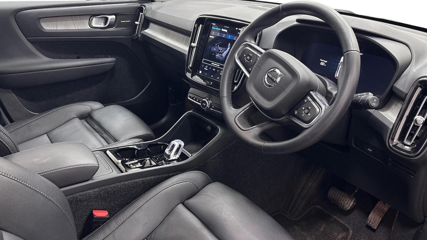 Used Volvo XC40 2024 for sale - 76413930: Photo 9