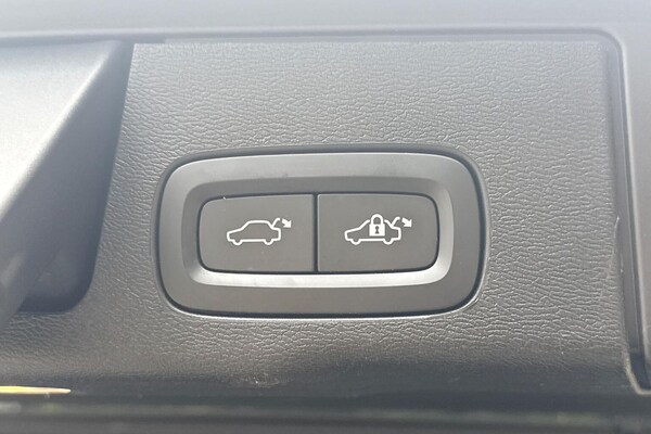 Used Volvo XC60 2019 for sale - 76300790: Photo 38