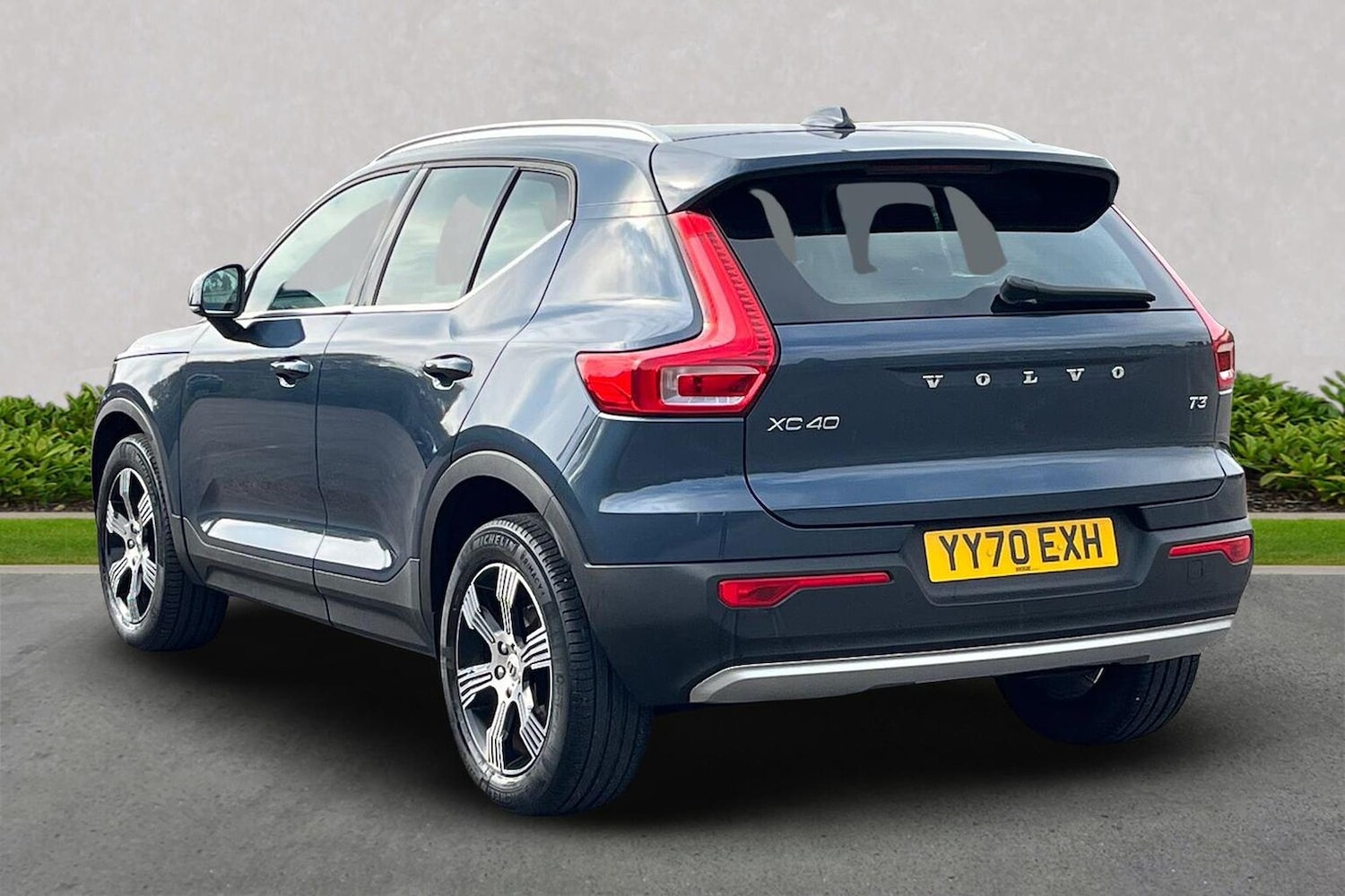 Used Volvo XC40 2020 for sale - 76157225: Photo 2