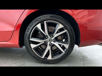 Used Volvo V60 2021 for sale - 79459307: Photo