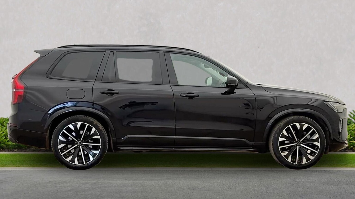 Used Volvo XC90 2025 for sale - 78192802: Photo 2