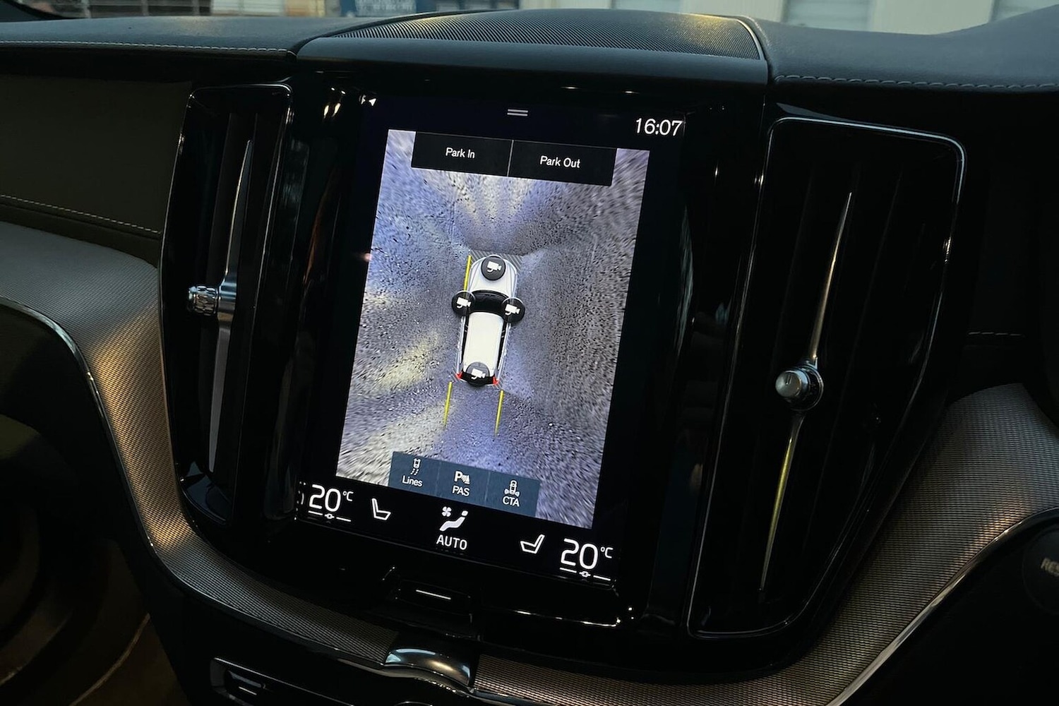 Used Volvo XC60 2021 for sale - 76918968: Photo 24