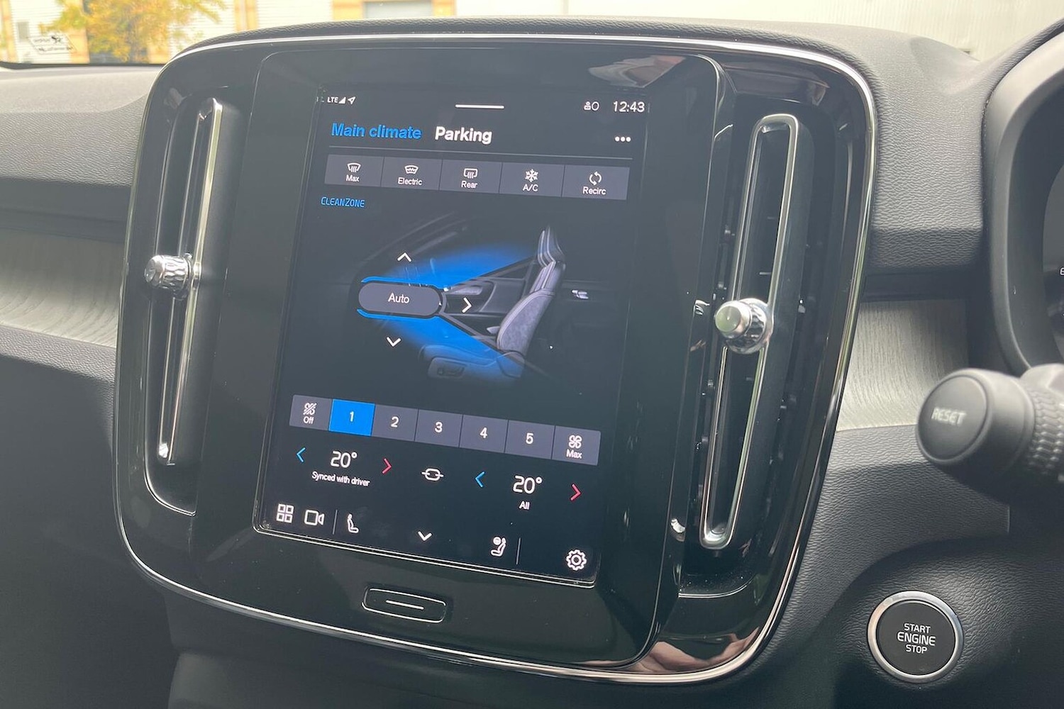 Used Volvo XC40 2024 for sale - 76707525: Photo 12