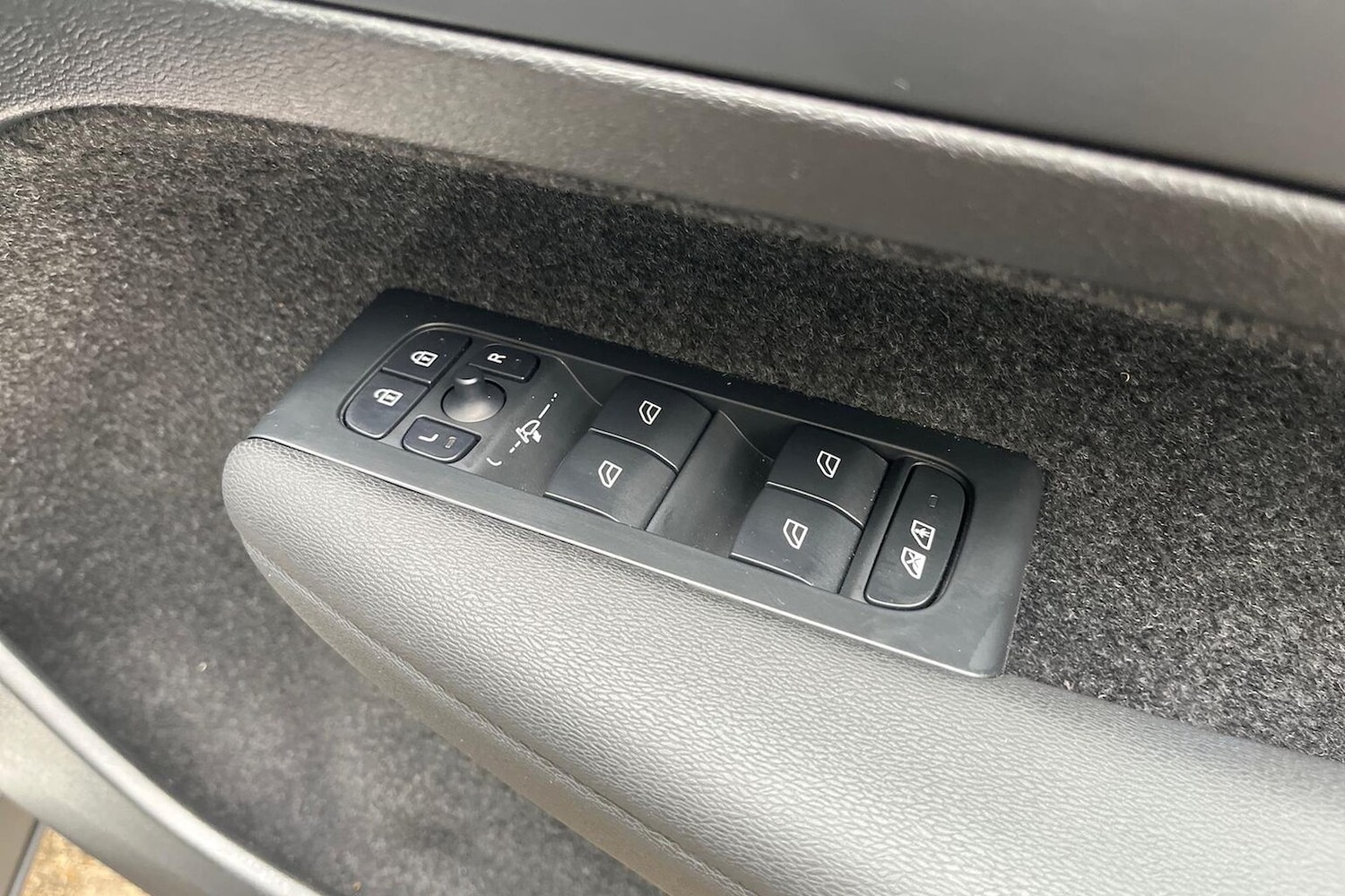 Used Volvo XC40 2024 for sale - 76707525: Photo 21