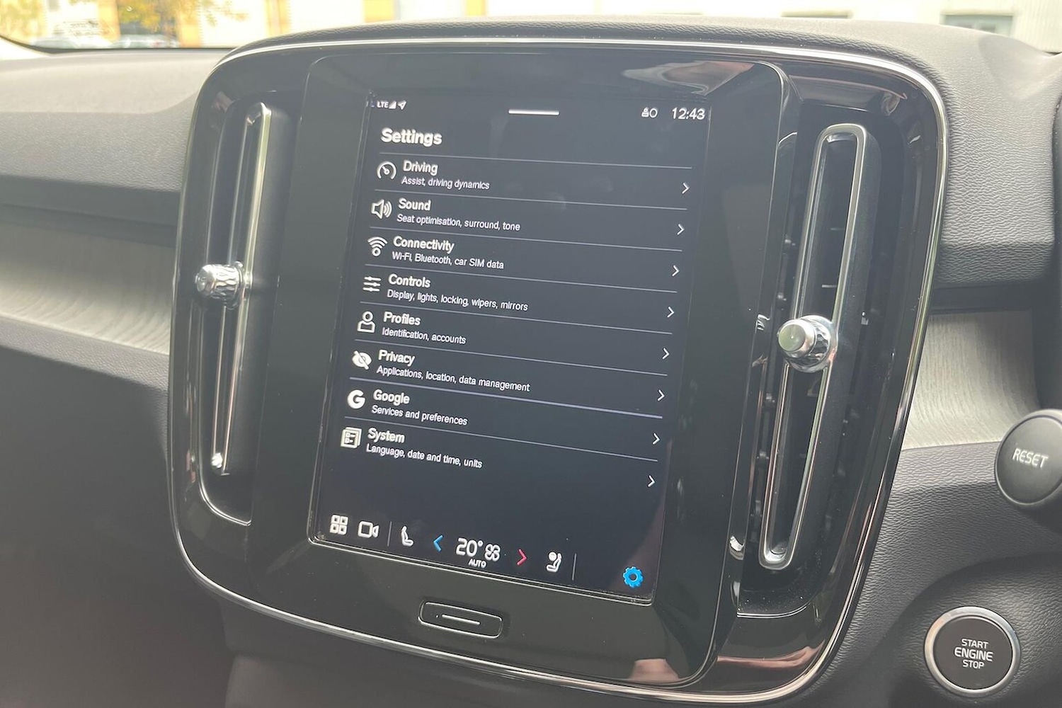 Used Volvo XC40 2024 for sale - 76707525: Photo 25