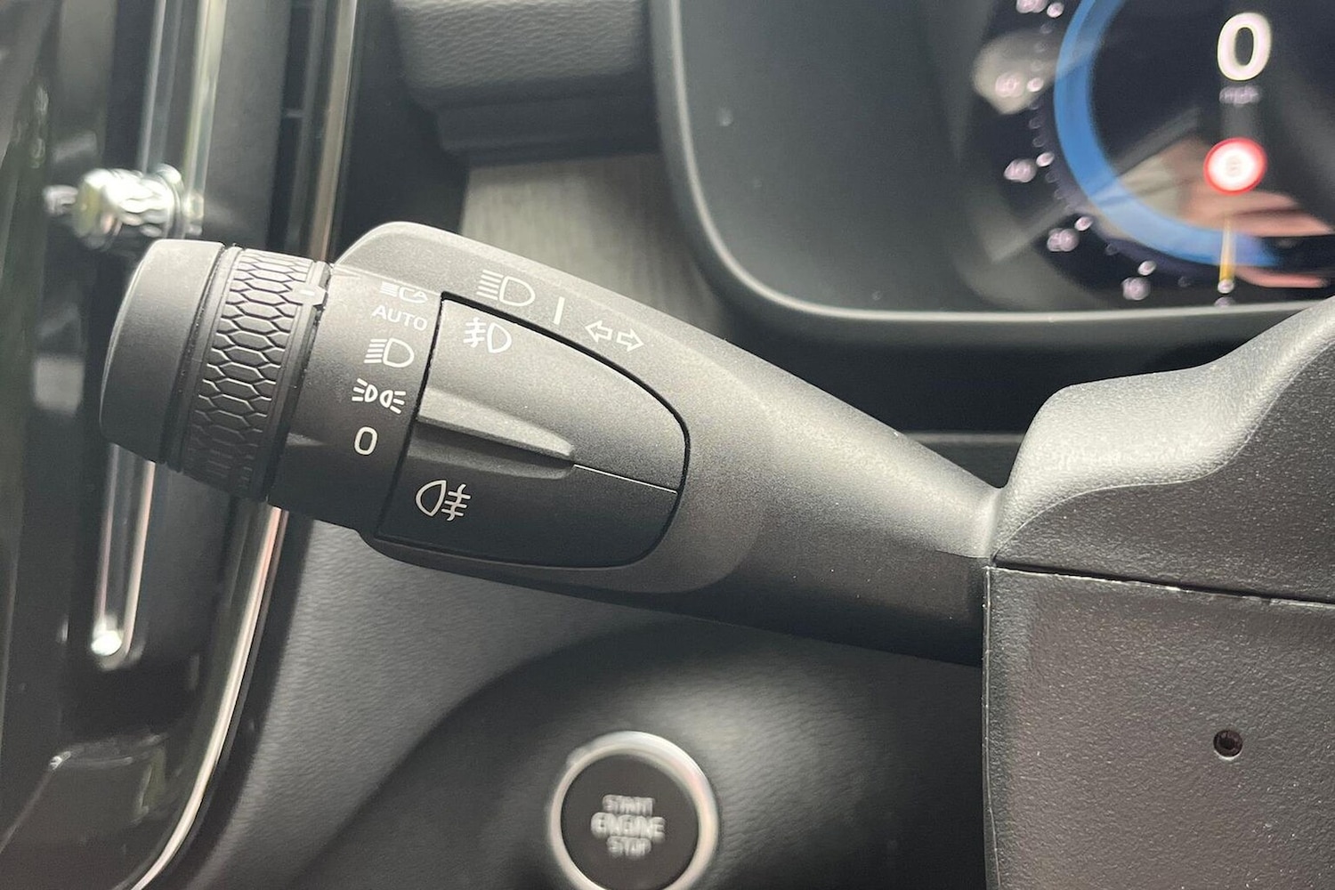 Used Volvo XC40 2024 for sale - 76707525: Photo 29