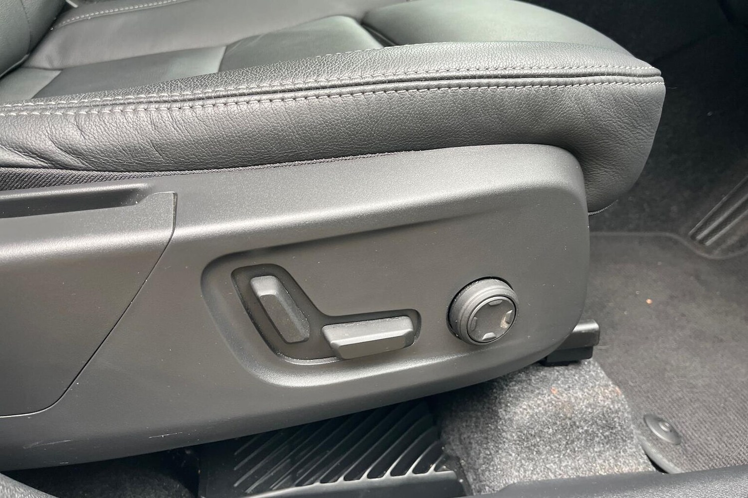 Used Volvo XC40 2024 for sale - 76707525: Photo 30