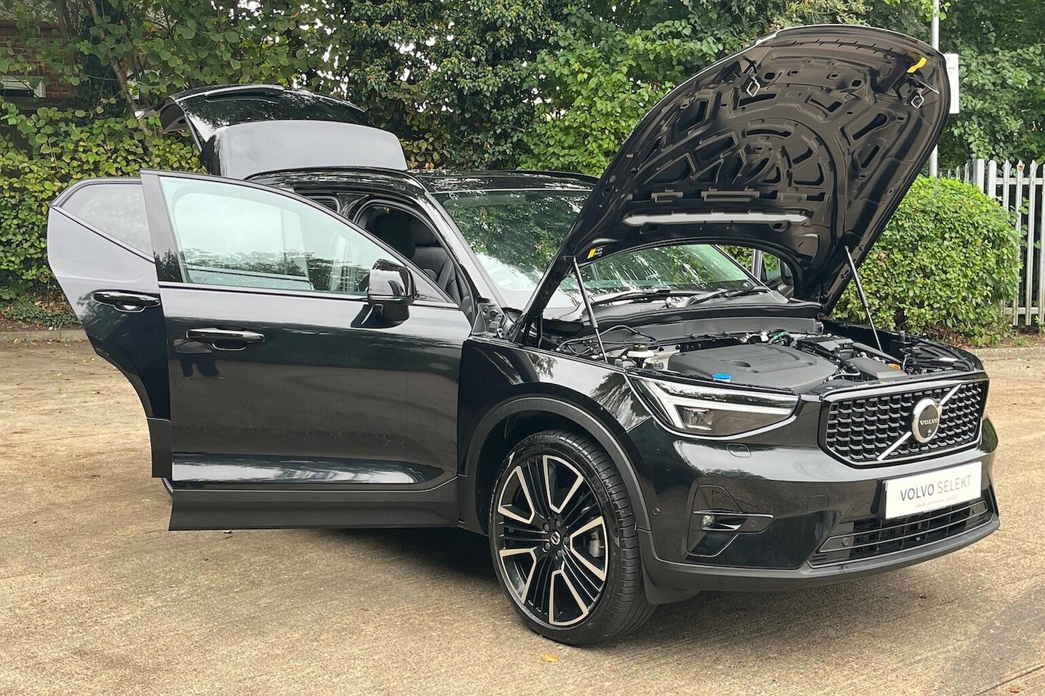 Used Volvo XC40 2024 for sale - 76707525: Photo 40