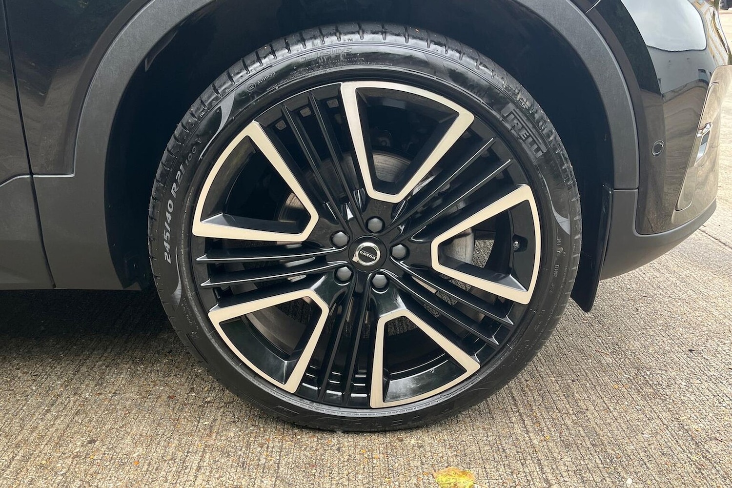 Used Volvo XC40 2024 for sale - 76707525: Photo 6