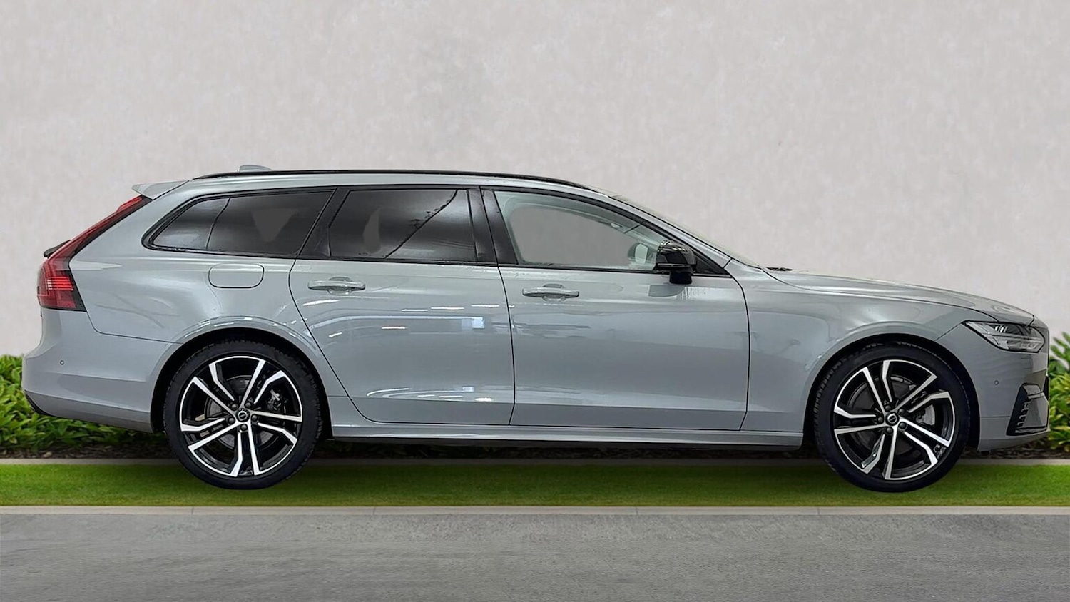 Used Volvo V90 2024 for sale - 76402407: Photo 2