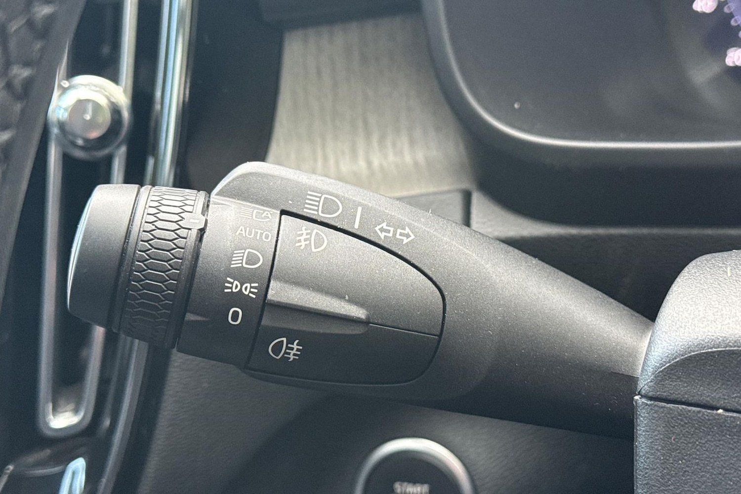 Used Volvo XC40 2022 for sale - 76911224: Photo 30