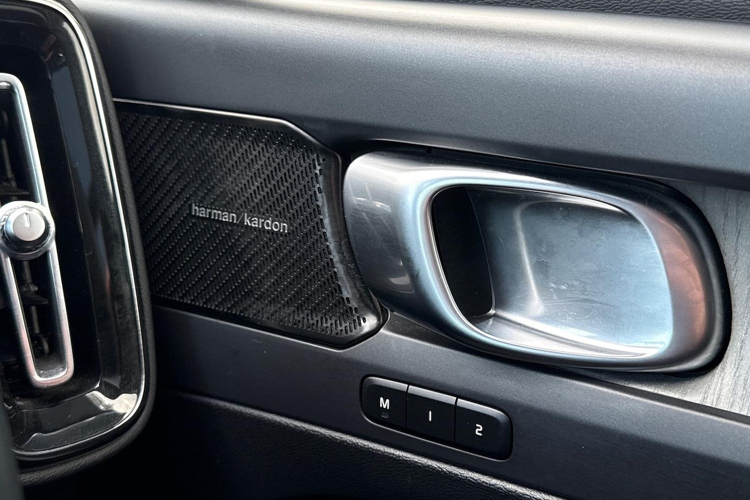 Used Volvo XC40 2022 for sale - 76911224: Photo 42