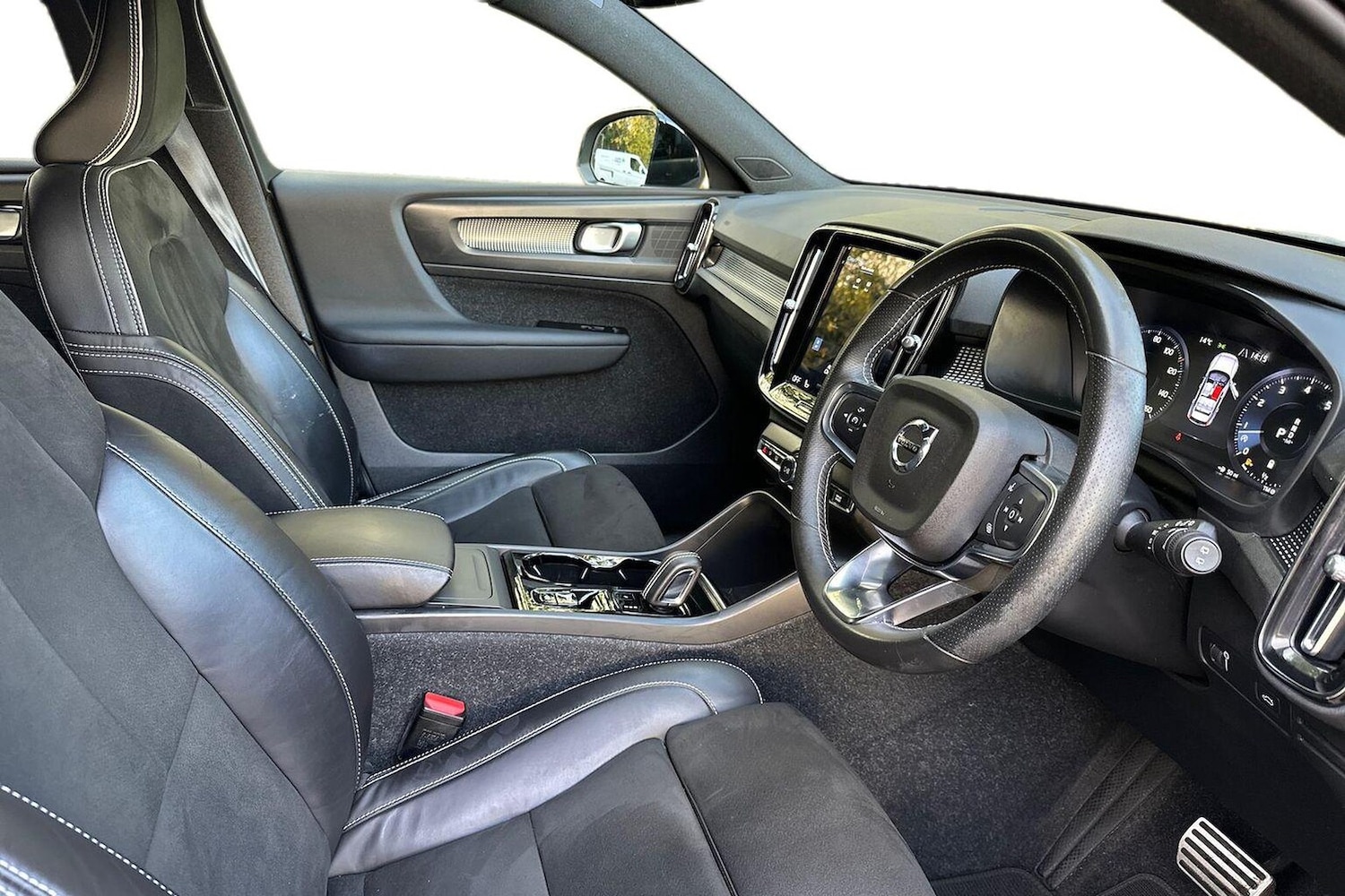 Used Volvo XC40 2020 for sale - 76477327: Photo 15