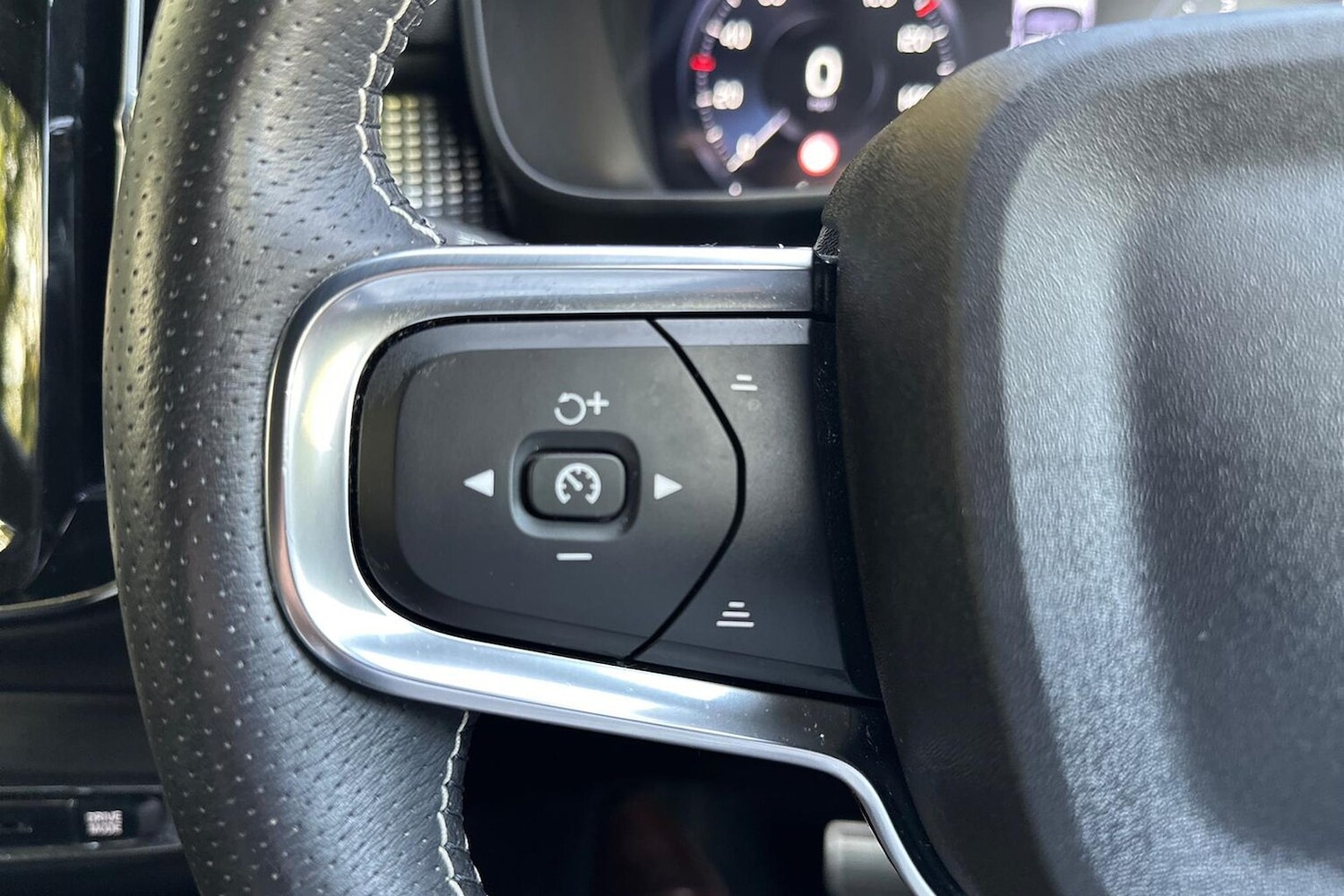 Used Volvo XC40 2020 for sale - 76477327: Photo 27