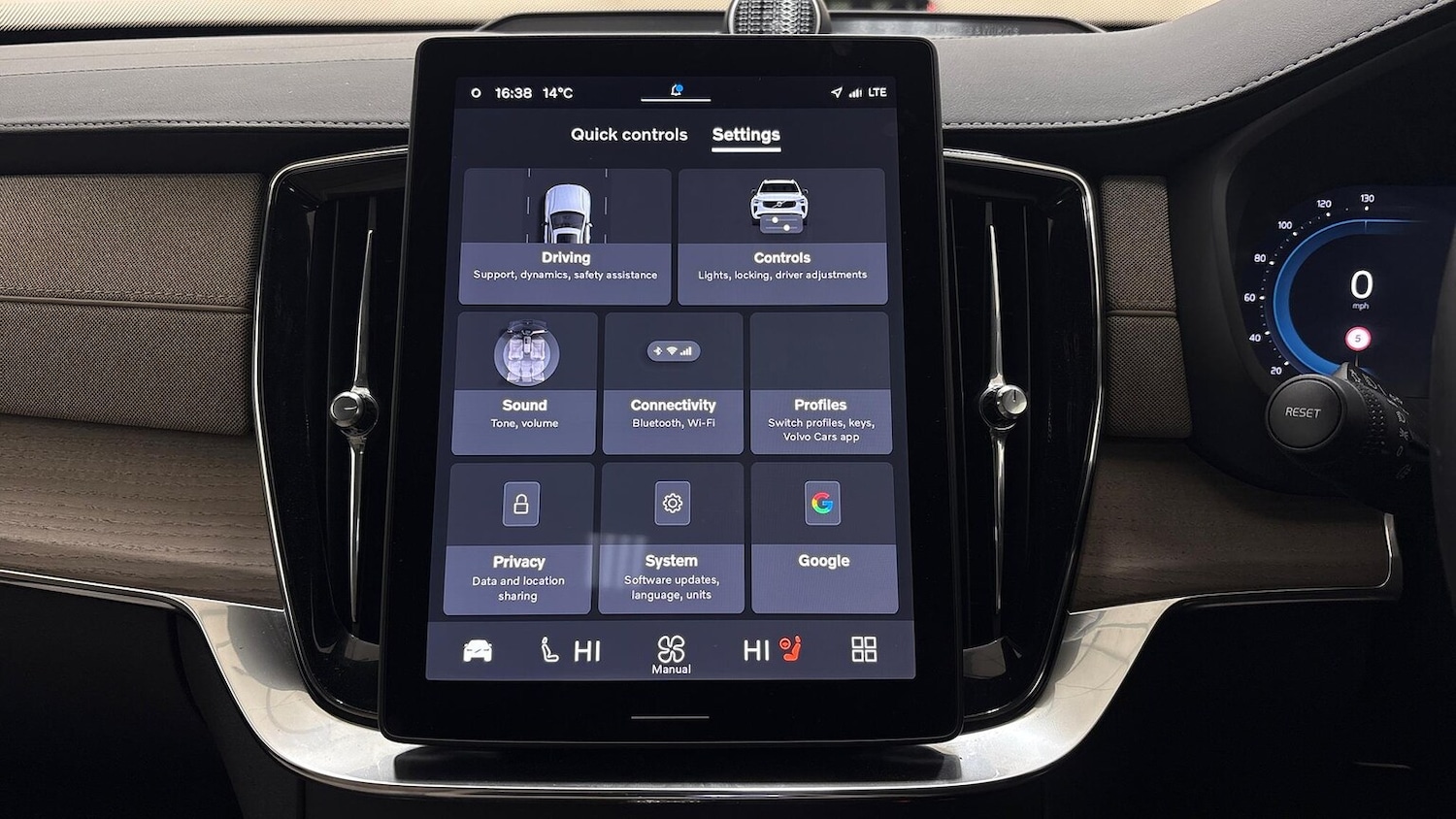 Used Volvo XC90 2025 for sale - 76413921: Photo 12