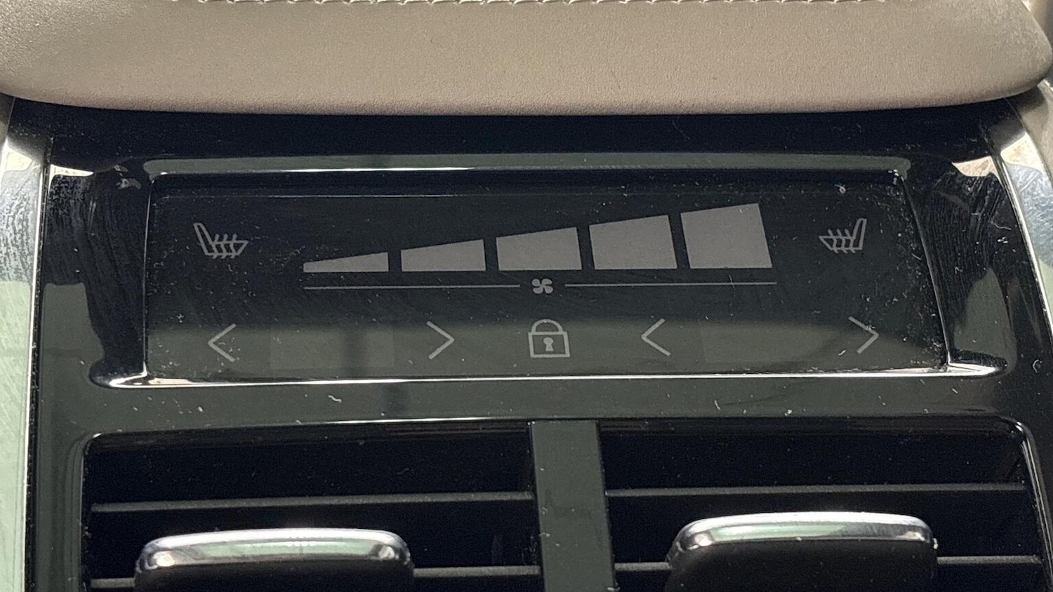 Used Volvo XC90 2025 for sale - 76413921: Photo 18