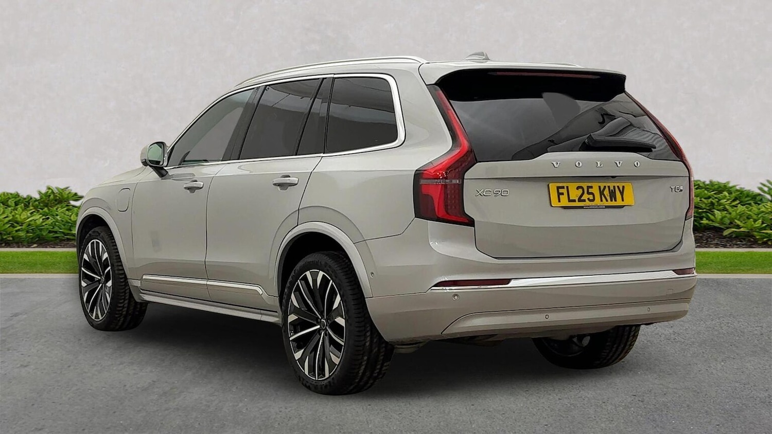 Used Volvo XC90 2025 for sale - 76413921: Photo 2